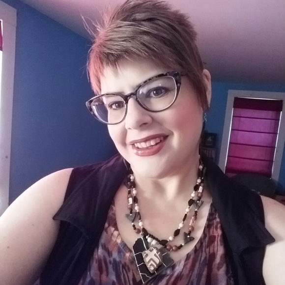 Meet your Posher, Katie - Picture 4 of 5